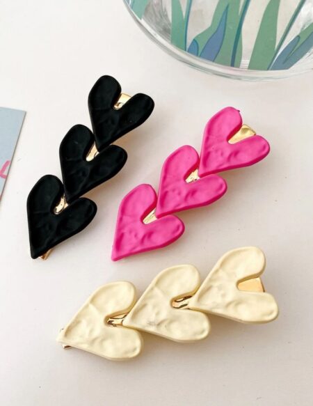 Crocodile-shaped hair clips with heart decoration, 3 pieces