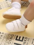 Children’s velcro sneakers