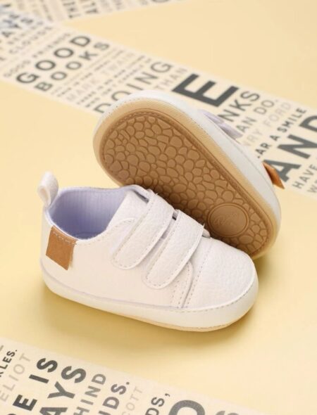 Children's velcro sneakers