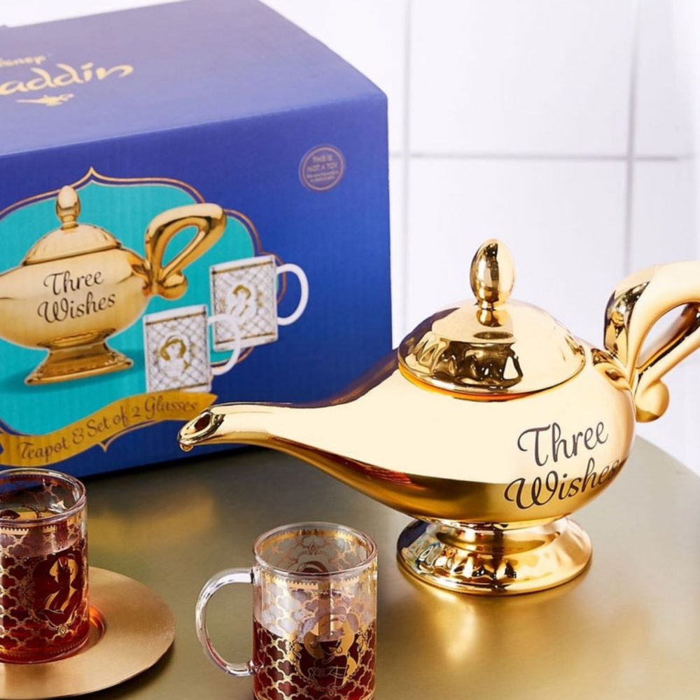 Disney Aladdin Tea Pot And Set Of Two Glasses